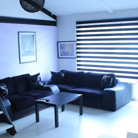 La Casa Suites